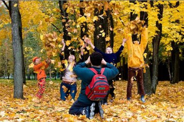 Школьники осень