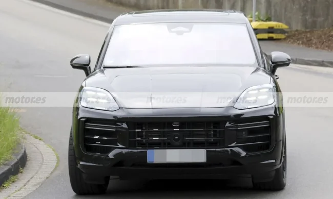 Porsche Cayenne 2027 — шпионские фото фейслифта