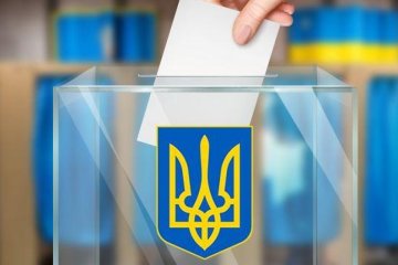 На одном из львовских избирательных участков женщина проголосовала сразу за десятерых