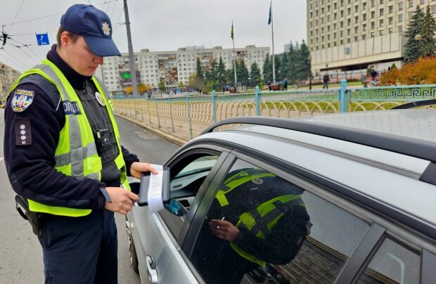 Водителям рассказали, нужна ли замена пожизненных прав на новые