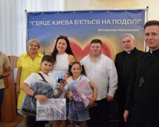 У Подільському районі передали шкільне приладдя дітям родин загиблих Захисників України