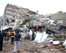 В Турции из-за землетрясения обрушился дом. Фото: Telegram