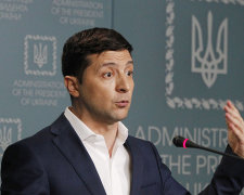 Зеленский продолжает «зачистку»: президент уволил еще 57 глав РГА