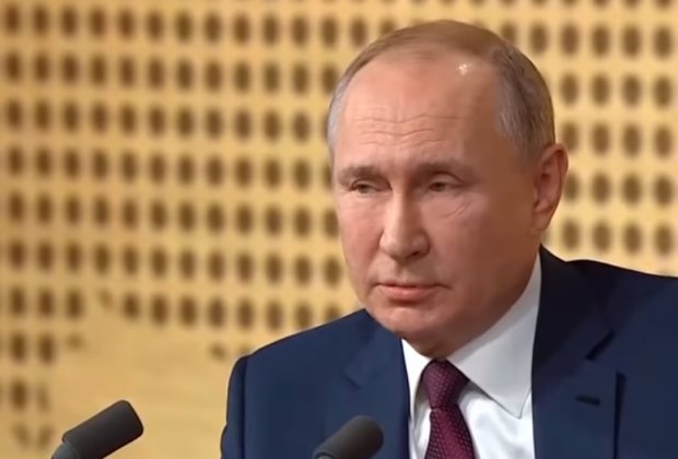 Владимир Путин перекручивает исторические события, фото: скриншот с YouTube