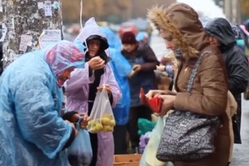 Пенсионеры в Украине. Фото: YouTube, скрин