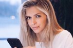 Вера Брежнева предстала перед изумленной публикой в наряде из 90-ых: "хотела попроще"