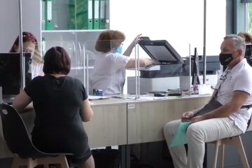 Оформлення допомоги. Фото: скріншот YouTube-відео