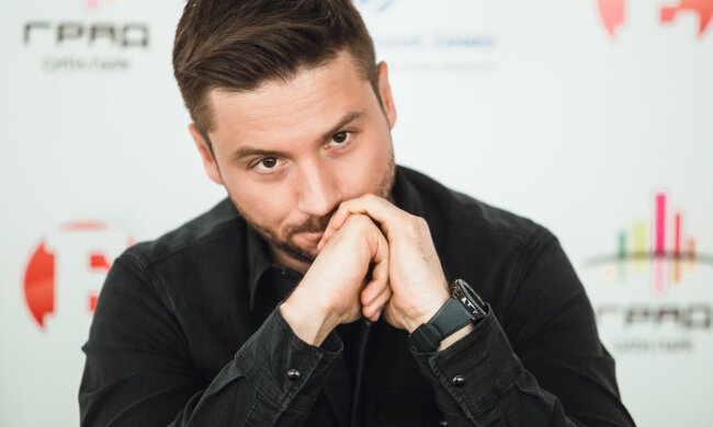Примерный Лазарев показал себя настоящего: напился в баре и опубликовал видео в соцсетях