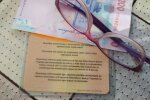 Українцям пояснили, чи вигідно залишатися на роботі після виходу на пенсію. Фото: Скріншот YouTube