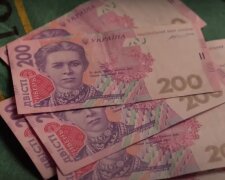 Майже 300 тисяч грн: дочка отримає пенсію батька у спадок – це вперше в Україні