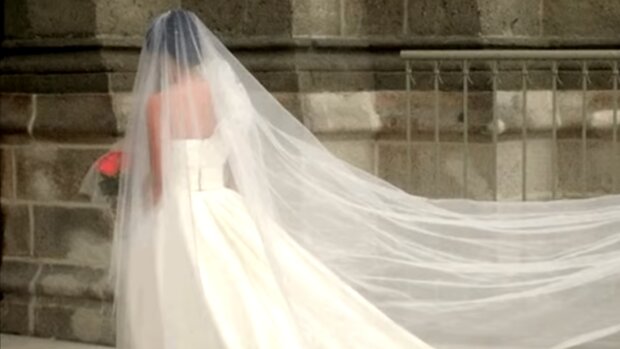 Голливудский режиссер женился на молодой актрисе. Фото: скриншот YouTube