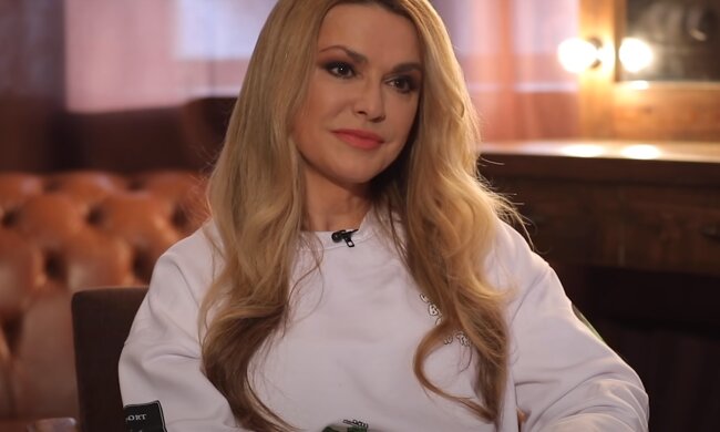 На вигляд немов дівчинка: нестаріюча Ольга Сумська похвалилася фігуркою в стильному костюмі, виглядає приголомшливо