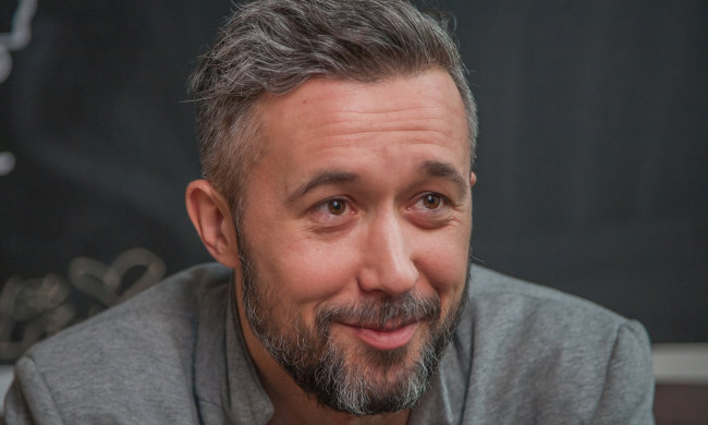 У сына Бабкина появилась первая вышиванка: подарок звездной подруги (фото)