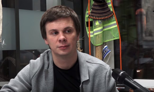 Телеведущий показал возможности нового девайса, фото: скриншот с YouTube
