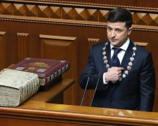 Зеленский прямо в Раде распустил парламент: я вас распускаю, Слава Украине!