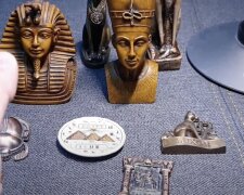 Пригода в Єгипті: історія про те, як туристка з Франції опинилася за ґратами через старовинну статуетку