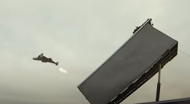 Запуск дрона-камикадзе. Фото: скриншот YouTube-видео