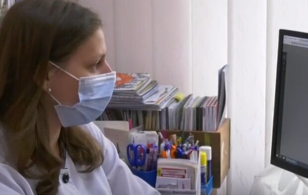 Лікар. Фото: скриншот YouTube-відео