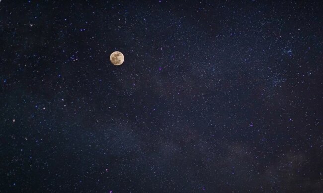 Зоряне небо. Фото: скріншот YouTube-відео