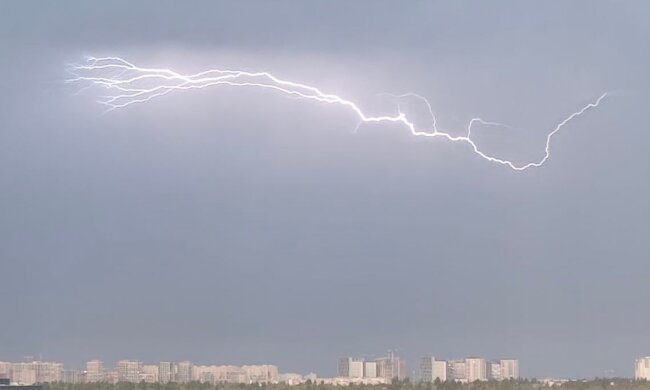 Грози та спека +29: синоптик Діденко попередила про погоду на День вишиванки