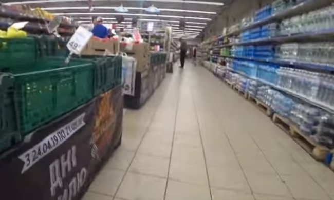 Как обрабатывать продукты после супермаркета во время эпидемии. Фото: скриншот YouTube