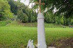 Придорожній хрест і ангел. Фото: Стіна