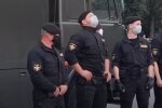 "Тут инвалид? Сейчас еще один будет": в Сети всплыло видео задержания белорусов силовиками. Слабонервным не смотреть