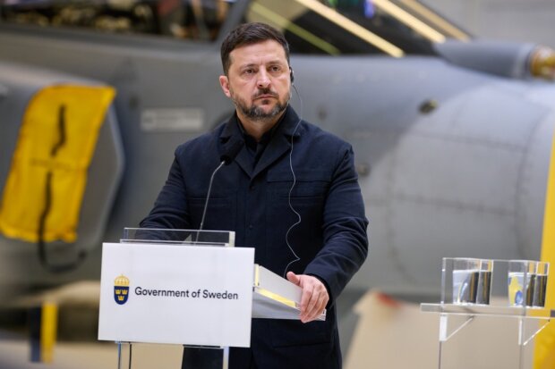 Володимир Зеленський з прем'єр-міністром Швеції під час спільної заяви