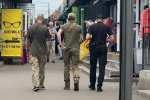 Де ТЦК з вівторка ловитимуть "уклоністів" і даватимуть повістки - локації