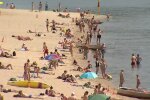 Пляж, спекотне літо. Фото: скріншот Youtube