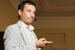 Теперь Зеленскому нужно угробить украинцев. Максимально «зажать» их. Портников раскрыл секрет