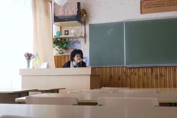 Пустой класс в школе. Фото: скриншот YouTube-видео