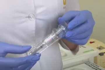 Вакцина. Фото: скриншот Youtube-видео