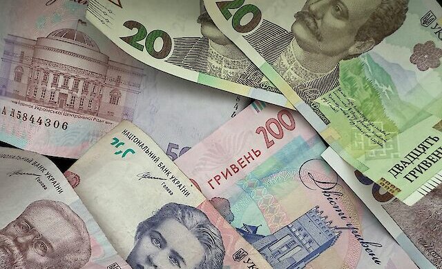 Соціальна допомога та грошові виплати українцям