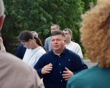 Без бюрократии и паники: жителям поврежденного дома на Виноградаре дали четкий план действий