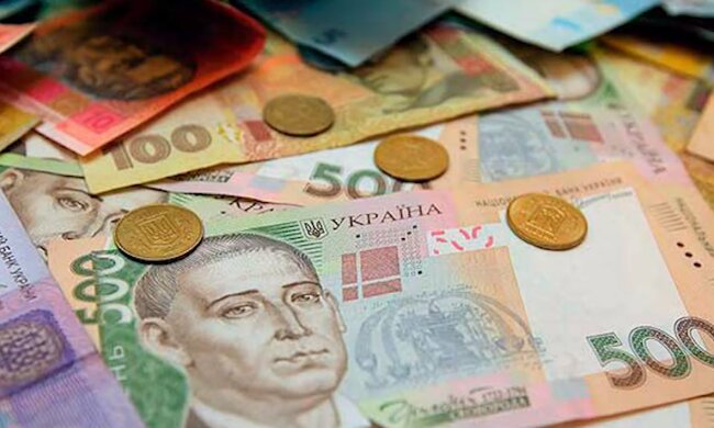 Налоговая проверяет доходы всех украинцев. Фото: Скриншот YouTube