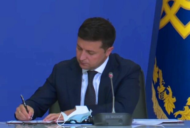 Владимир Зеленский подписал указ. Фото: скриншот YouTube