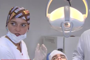 Украинские медики. Фото: скриншот YouTube.