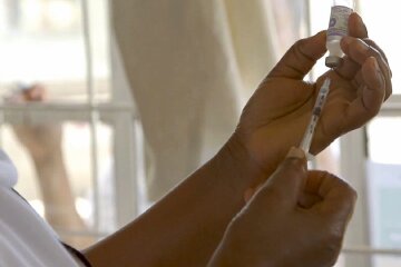 Вакцинація. Фото: YouTube