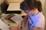 Школьница. Фото: скриншот YouTube-видео