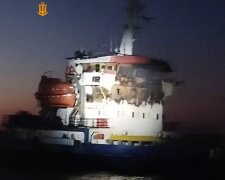 Поврежденное турецкое судно ANT после атаки российского дрона в Черном море