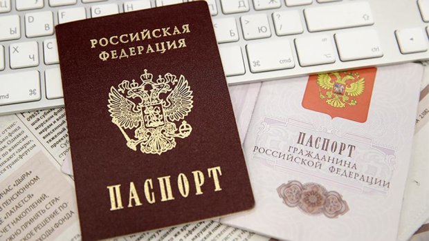 РФ раздали жителям Луганской и Донецкой областей российские паспорта. Десятки тысяч уже стали россиянами!