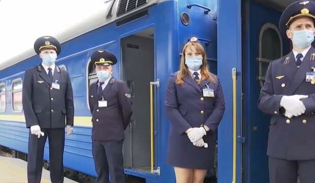 "Укрзализныця" запустила новые рейсы. Фото: скрин youtube