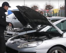 Проверка автомобиля. Фото: скриншот YouTube-видео