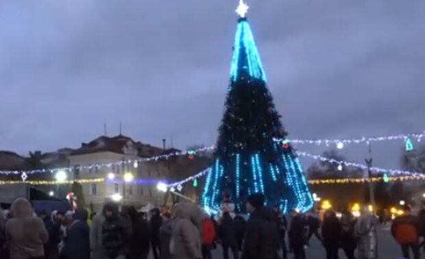 Новорічна ялинка в Україні. Фото: скріншот YouTube-відео