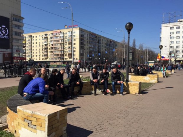 Саакашвили предупредил украинцев: Титушки готовятся защищать результаты фальсификаций