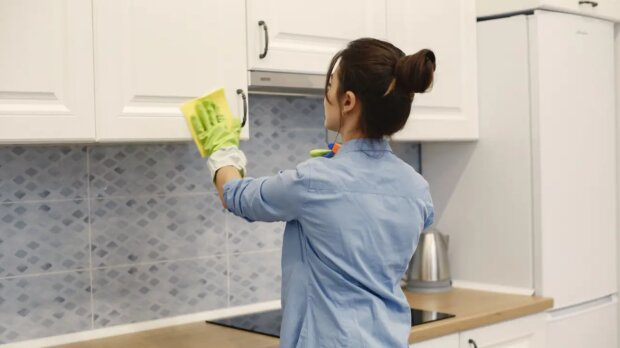 Кухня, уборка, мойка шкафов. Фото: Telegram