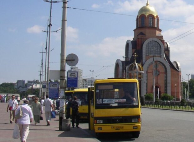 Отменили маршруты транспорта в Киеве: о чем нужно знать пассажирам