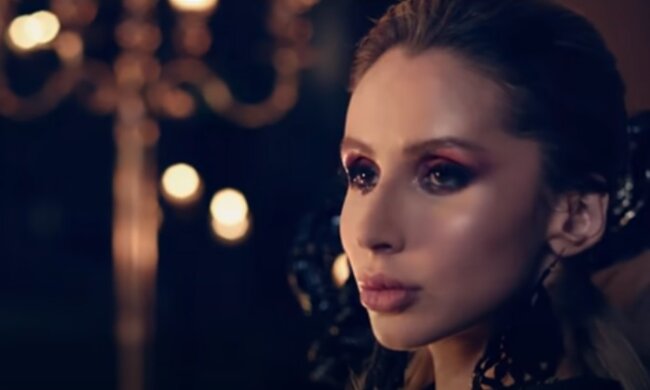 Упругая пятая точка и узкая талия: Лободе самоизоляция пошла на пользу