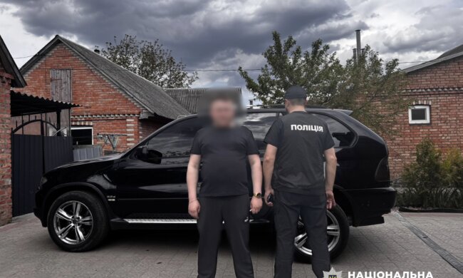 Нацполіція затримує учасників злочинної групи, яка допомагала військовим дезертирувати